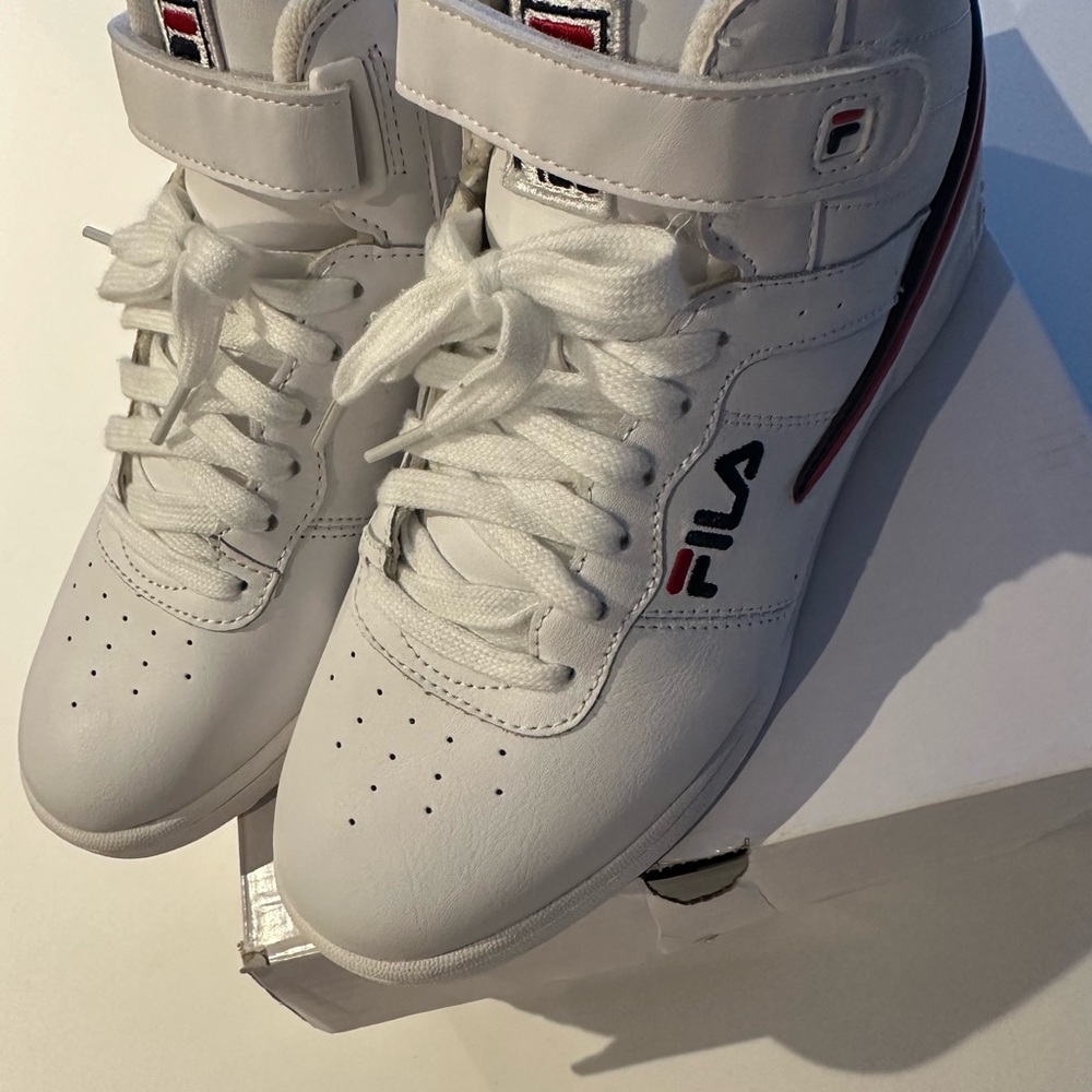 FILA WHITE HIGH-TOP SNEAKERS